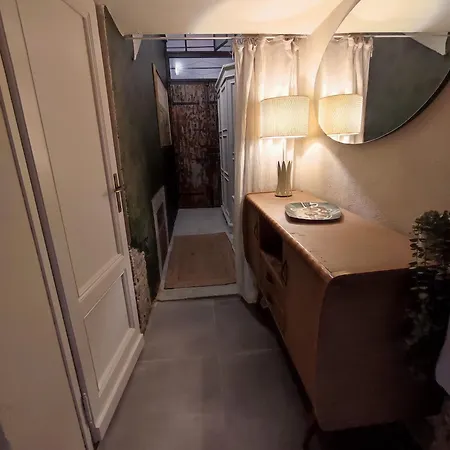 Semesterbostad Bilocale Stile Loft Centro Storico Carrara