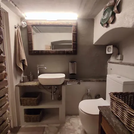 Semesterbostad Bilocale Stile Loft Centro Storico Carrara