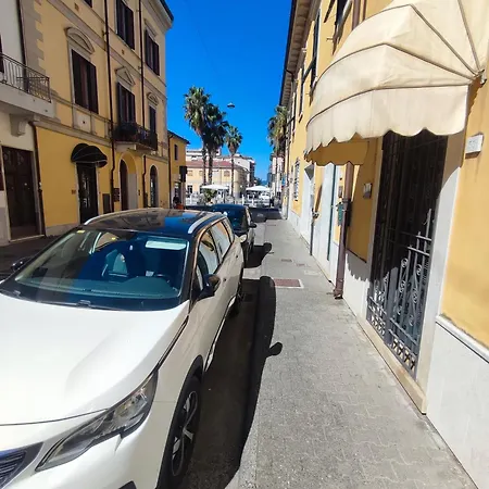 Bilocale Stile Loft Centro Storico Semesterbostad